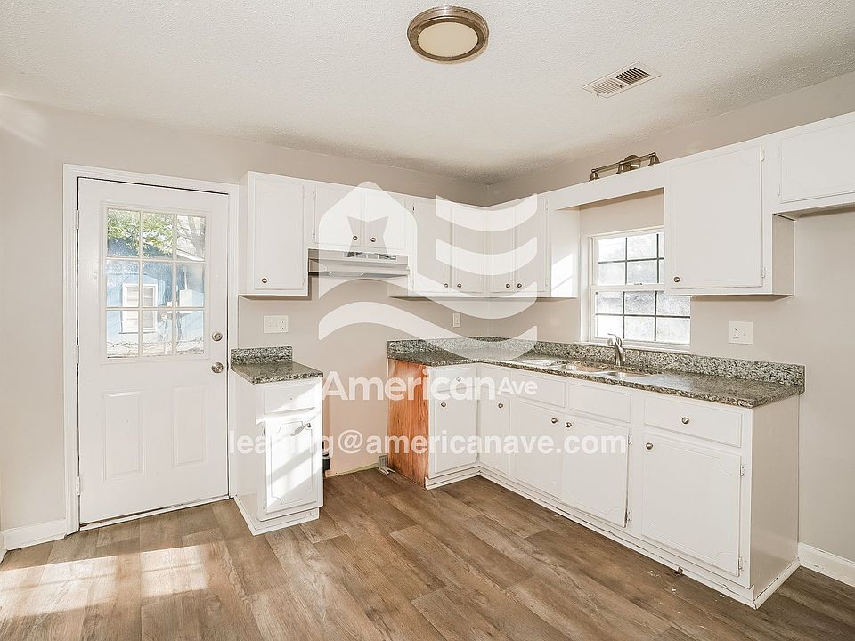 1237597_006_kitchen_7.jpg