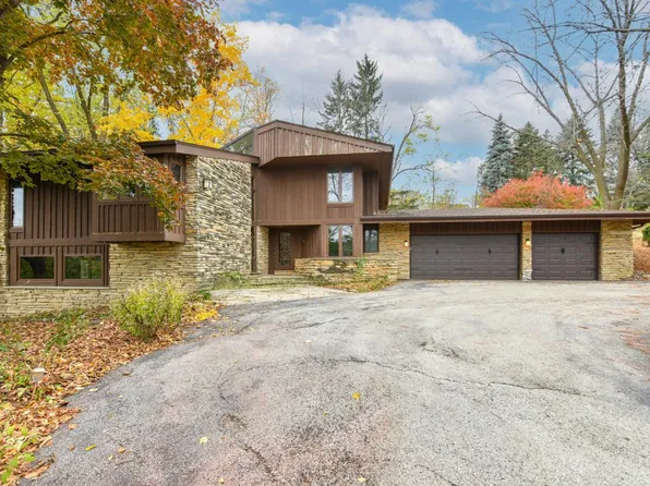 1155 Gray Fox Hollow COURT, Brookfield, WI 53045