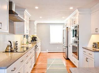 4 Waterside Dr, West Dennis, MA 02670