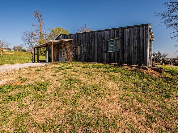 2nd image of 1110 Harris Rd