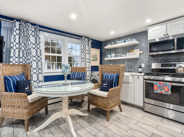 558 Craigville Beach Road #8, Centerville, MA 02632