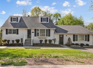 76 W Ramapo Rd, Garnerville, NY 10923