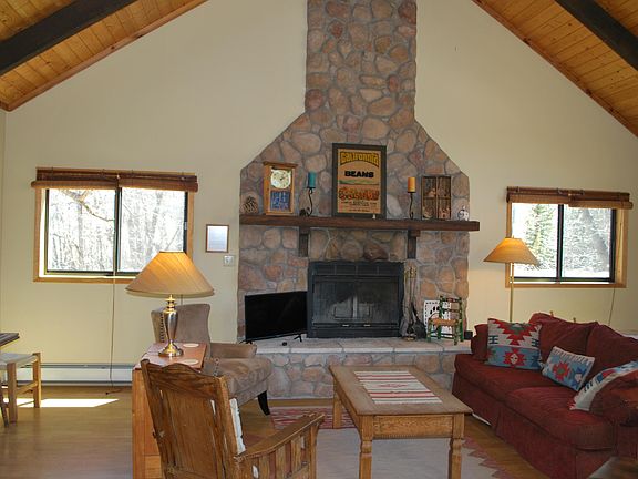 5th image of 87 W Brook Dr