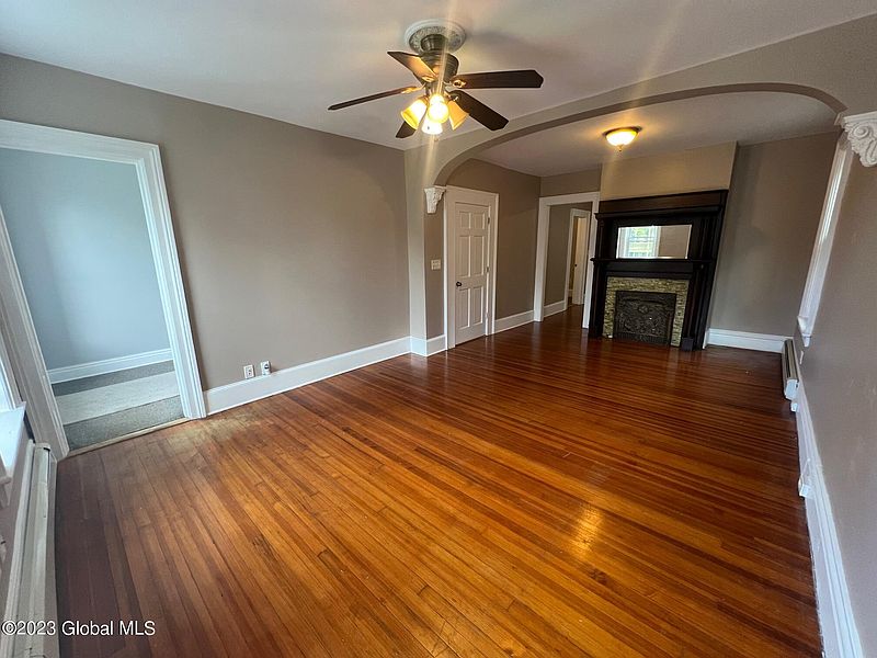 4th image of 521 PAWLING Avenue