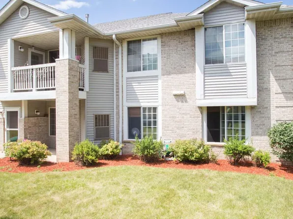 6934 South Rolling Meadows COURT, Oak Creek, WI 53154