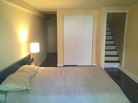 4th image of 247 E 52nd St APT 1B