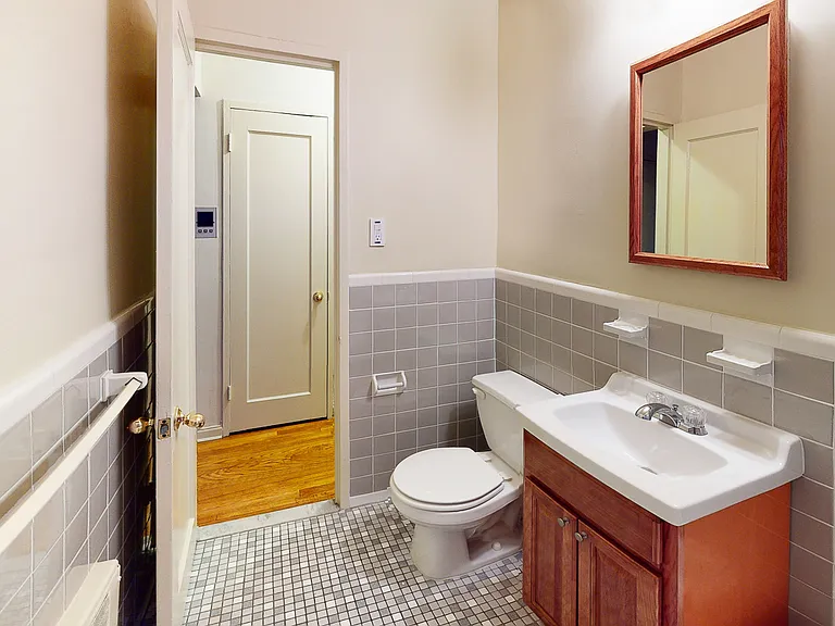 Franklin Manor — Photo 13