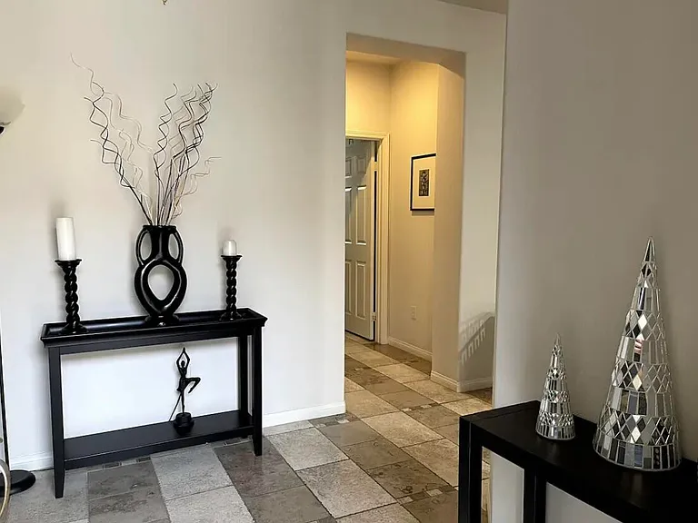 82154 Travolta Ave #82154 — Photo 5