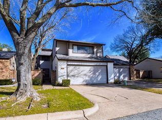 1009 Woodoak Ct, Fort Worth, TX 76112