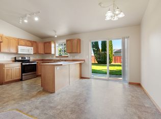 7478 N Joanna Dr, Coeur D Alene, ID 83815