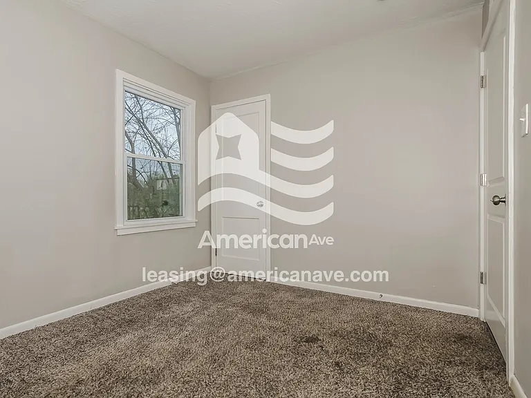 832725_009_bedroom_13686899.jpg