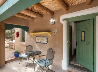 819 Los Lovatos Rd, Santa Fe, NM 87501