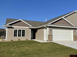 308 S Skylark Trl, Mankato, MN 56001