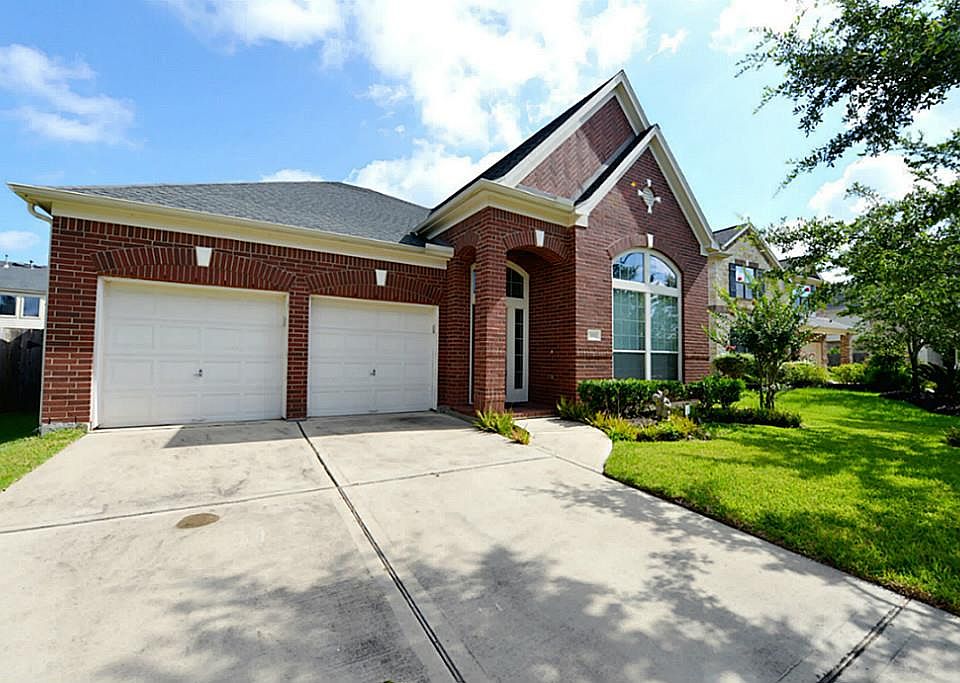 1st image of 3910 Fallsbrook Ct