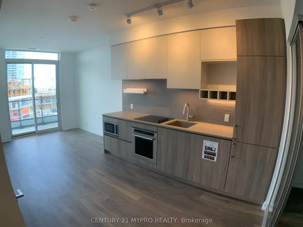 950 Portage Pkwy, Vaughan, ON