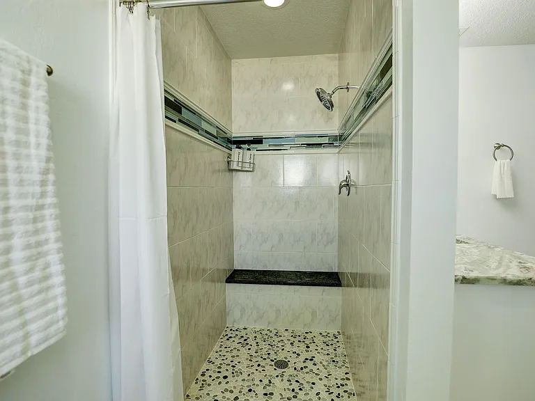 15909 Candle Dr — Photo 15