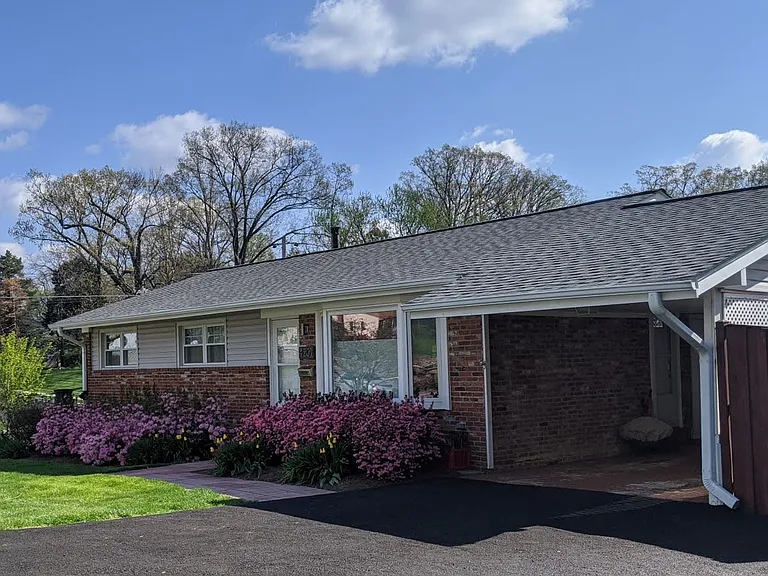 4201 Collier Rd — Photo 1