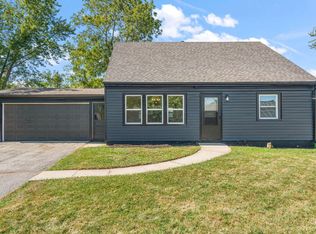 640 Old Forge Rd, Valparaiso, IN 46385