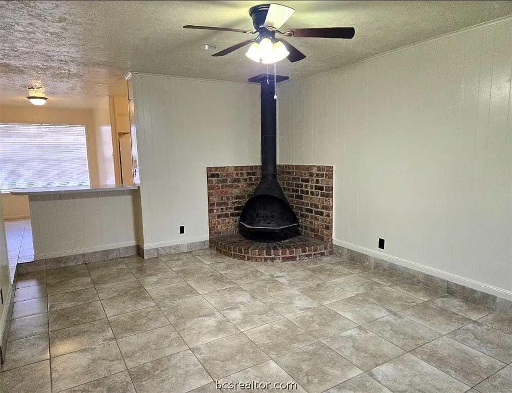 2 bed, 975 sqft, $900 — Photo 2