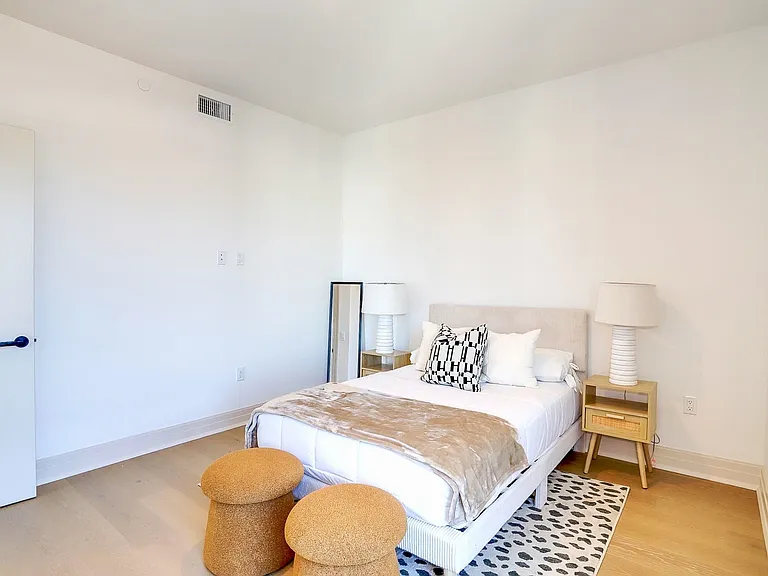 931 Madison St #405 — Photo 17