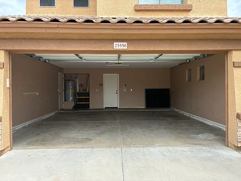 25550 W Pioneer St — Photo 39