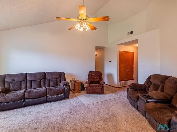 4th image of 2125 Country Meadows Dr