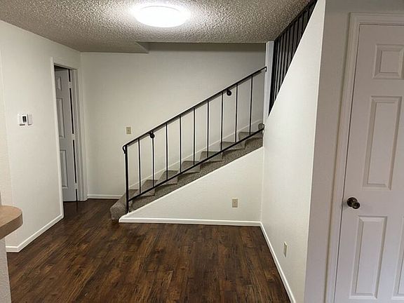 4th image of 4282 Meadowbrook Ct NE