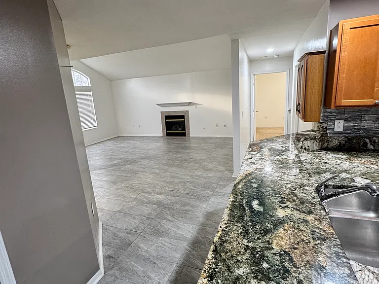 5134 Vinings Blvd — Photo 4