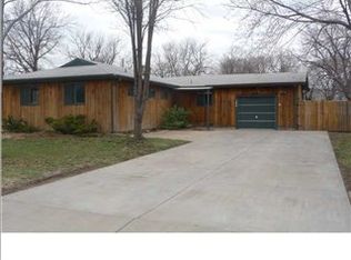 308 Normandy Rd, Newton, KS 67114