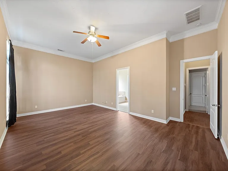 23010 Prairie Lake Ct — Photo 23