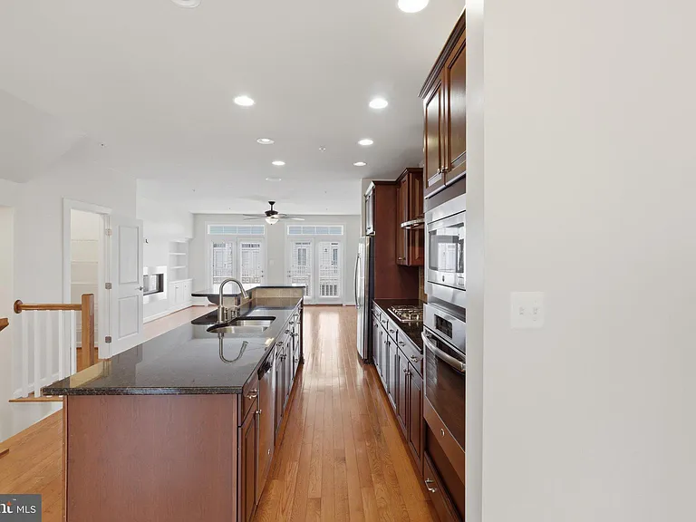 3589 Katherine Way — Photo 23