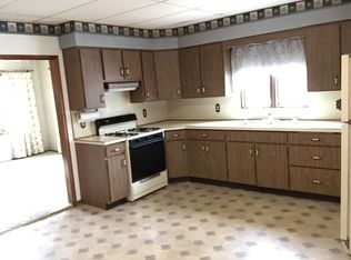 1719 N Huron Rd, Pinconning, MI 48650