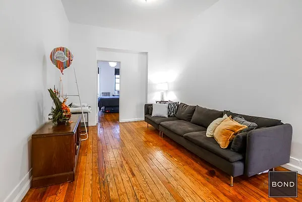 Rented by Bond New York | media 11