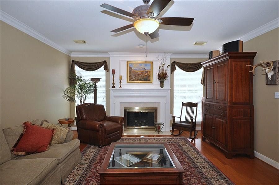 1st image of 11015 Riverview Dr