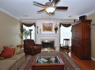 11015 Riverview Dr, Houston, TX 77042