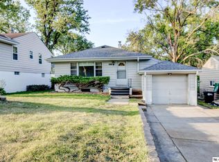 5810 Manderson St, Omaha, NE 68104