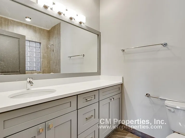 2702 N Wayne Ave #2 — Photo 7