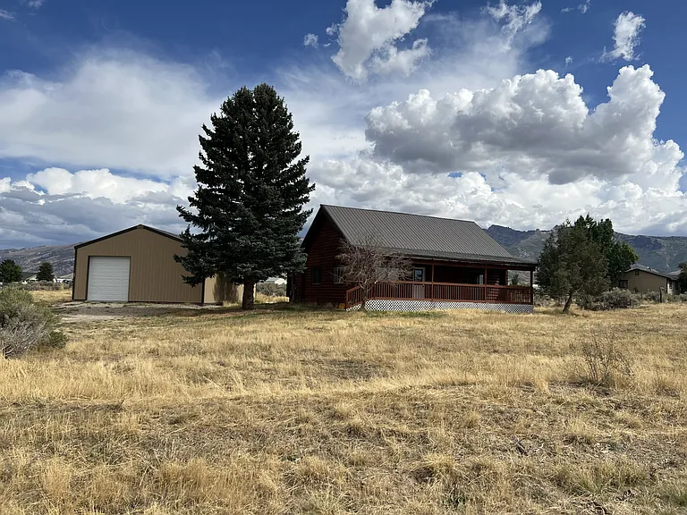 818 Abarr Plz — Photo 1