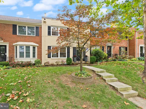 8437 Forrester Blvd, Springfield, VA 22152