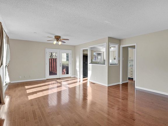 4th image of 5909 NW Rockwood Ln