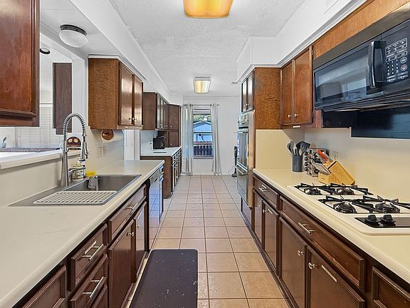 2nd image of 3714 Litchfield Dr