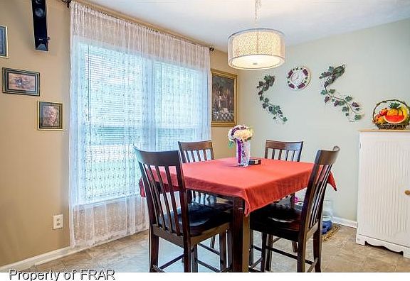 4th image of 129 Sweet Briar Ln