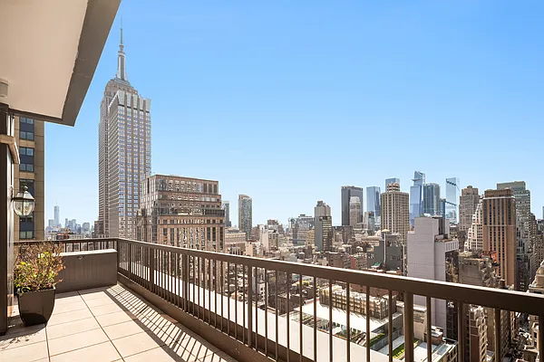 Rented by Douglas Elliman | media 18