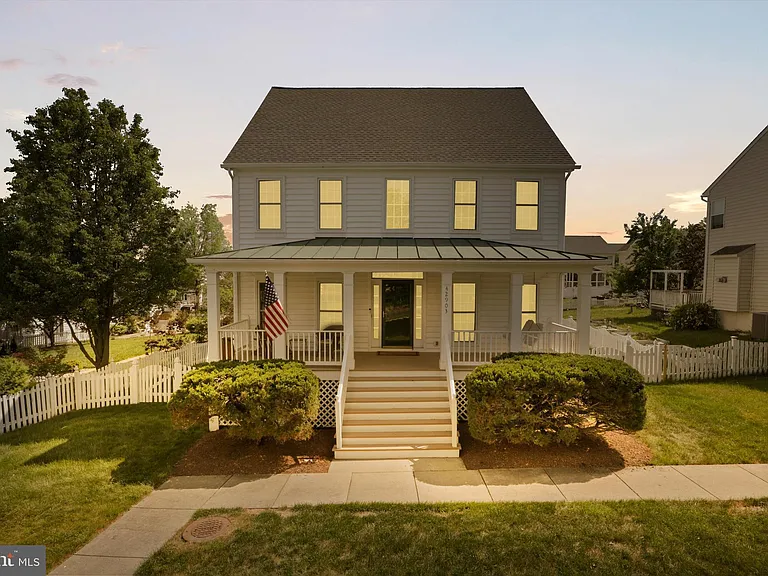 42903 Redfield St — Photo 1