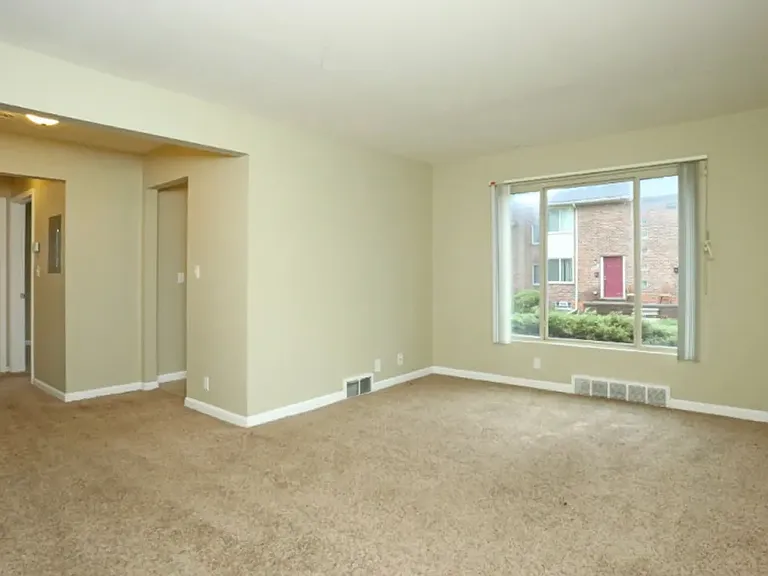 INFINITY PARK APTS & TOWNHOMES — Photo 17