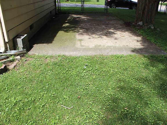 2nd image of 504 E Hanna St