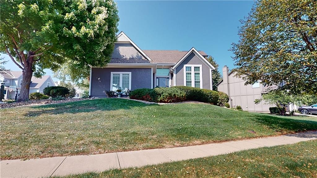 13252 Bluejacket St, Overland Park, KS 66213 Zillow