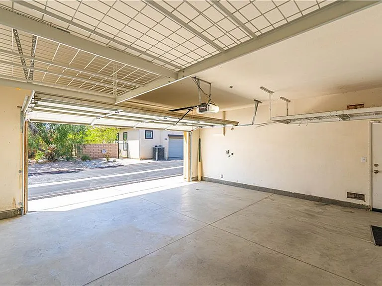 26345 Avenida Quintana — Photo 33