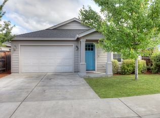 2495 Agate Mdws, White City, OR 97503