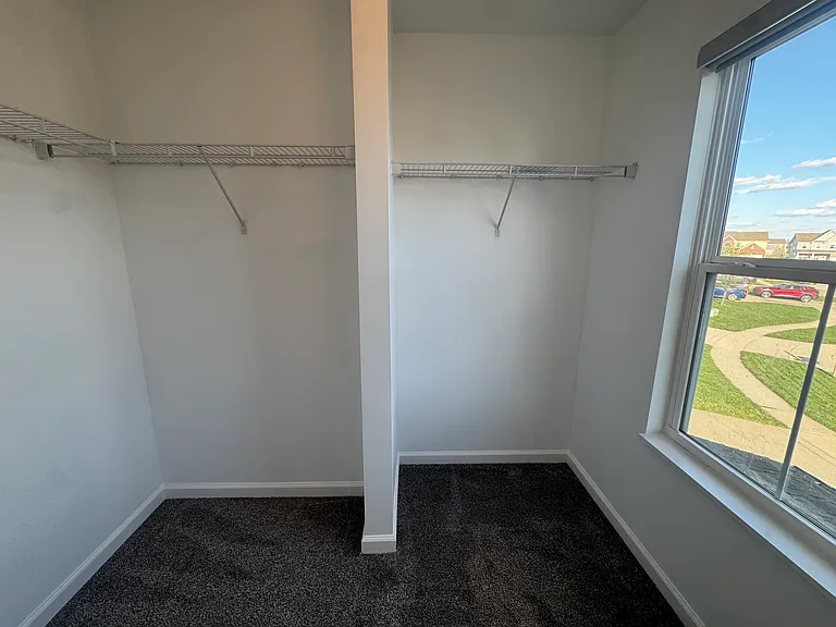 1296 Wood Thrush Ct — Photo 10